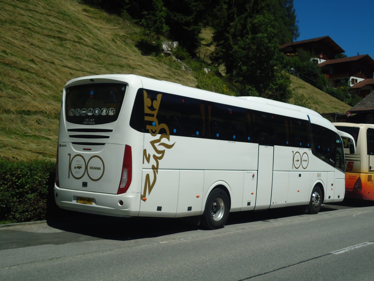 (140'988) - Aus England: Abbott's, Leeming - YT11 LRL - Scania/Irizar am 1. August 2012 in Adelboden, Margeli