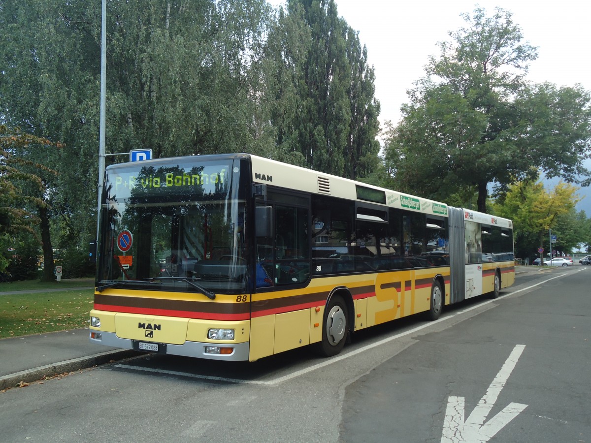 (141'008) - STI Thun - Nr. 88/BE 572'088 - MAN am 3. August 2012 in Thun, Lachen