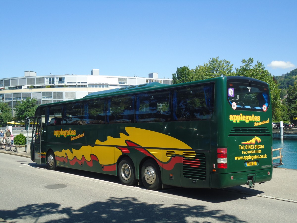 (141'057) - Aus England: Applegates, Berkeley - YN56 BEJ - Neoplan am 8. August 2012 bei der Schifflndte Thun