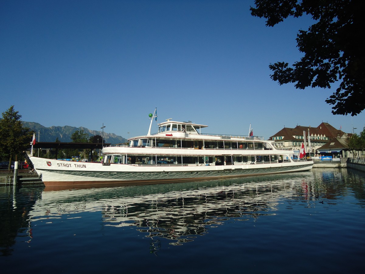 (141'229) - Motorschiff Berner Oberland am 19. August 2012 an der Schiffl�ndte Thun
