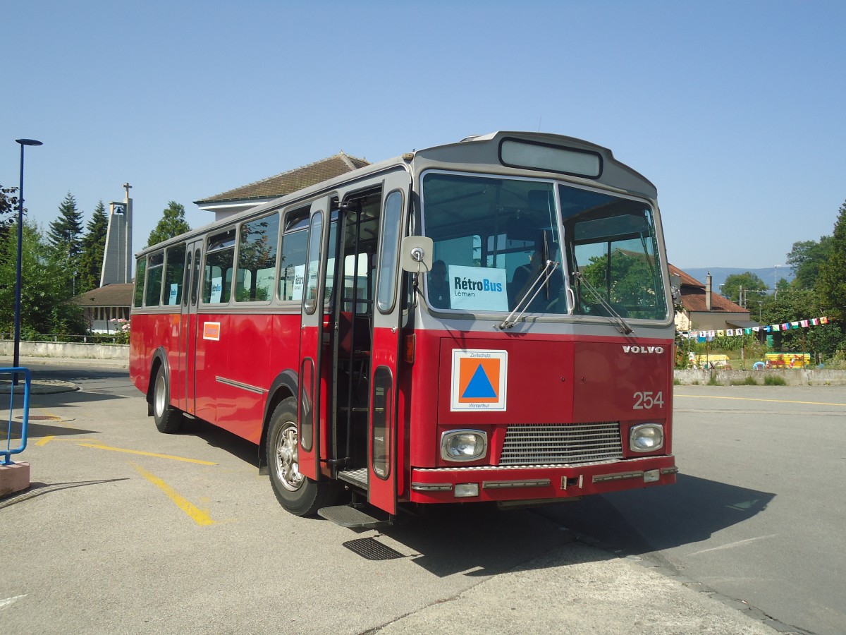 (141'271) - Zivilschutz, Winterthur (Rtrobus) - Nr. 254/VD 722'000 - Volvo/Tscher (ex WV Winterthur Nr. 254) am 19. August 2012 beim Bahnhof Yvonand