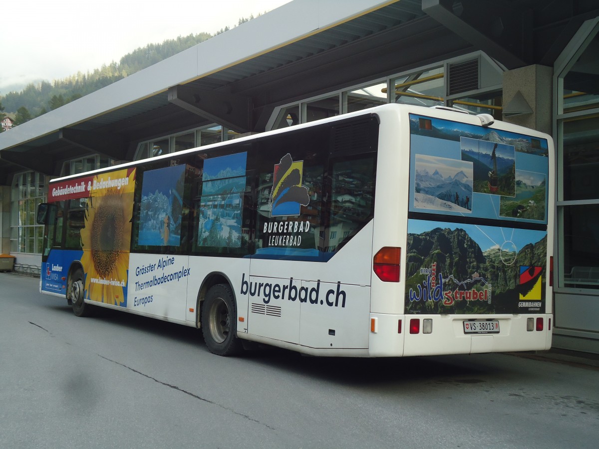 (141'888) - LLB Susten - Nr. 13/VS 38'013 - Mercedes am 1. Oktober 2012 in Leukerbad, Busbahnhof