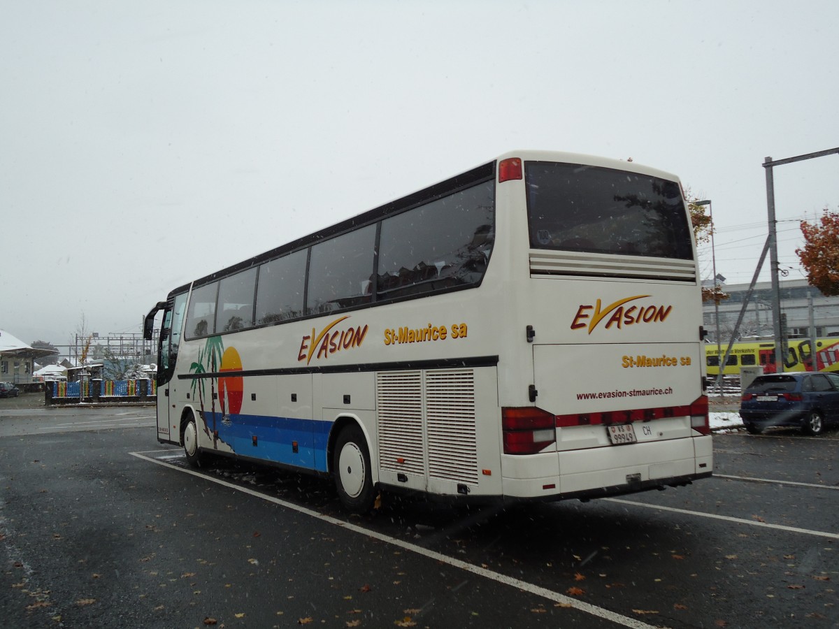 (142'146) - Evasion, St-Maurice - VS 99'949 - Setra am 28. Oktober 2012 in Thun, Seestrasse