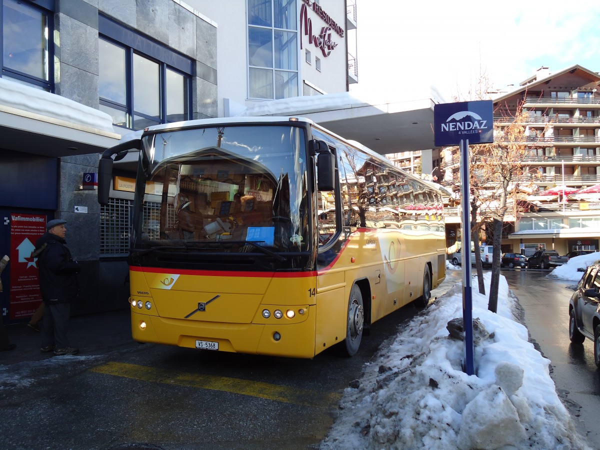 (142'673) - Lathion, Sion - Nr. 14/VS 5368 - Volvo am 26. Dezember 2012 in Haute-Nendaz, Post