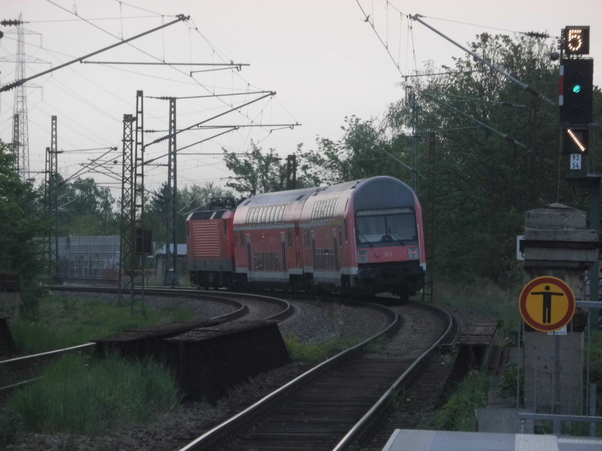 143 034 unterwegs nach Halle (Saale) Hbf am 10.5.17