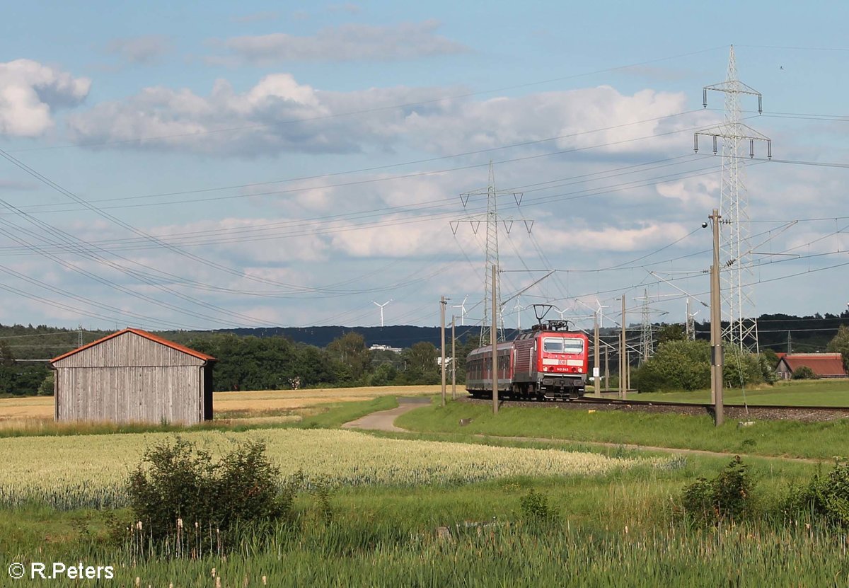 143 045 kommt mit der S2 39656 Altdorf bei Nürnberg - Roth bei Winkelhaid zurück. 03.07.20