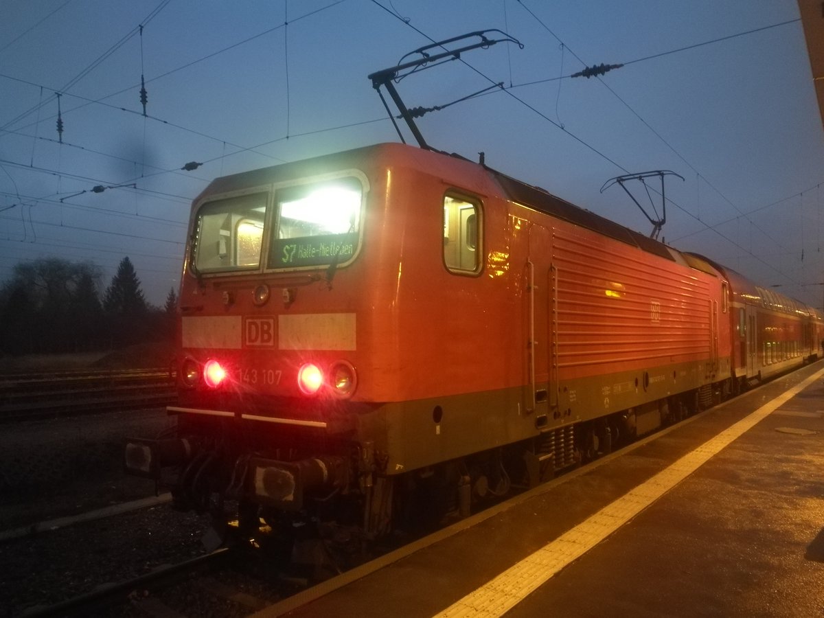 143 107 im Bahnhof Halle-Nietleben am 1.3.19