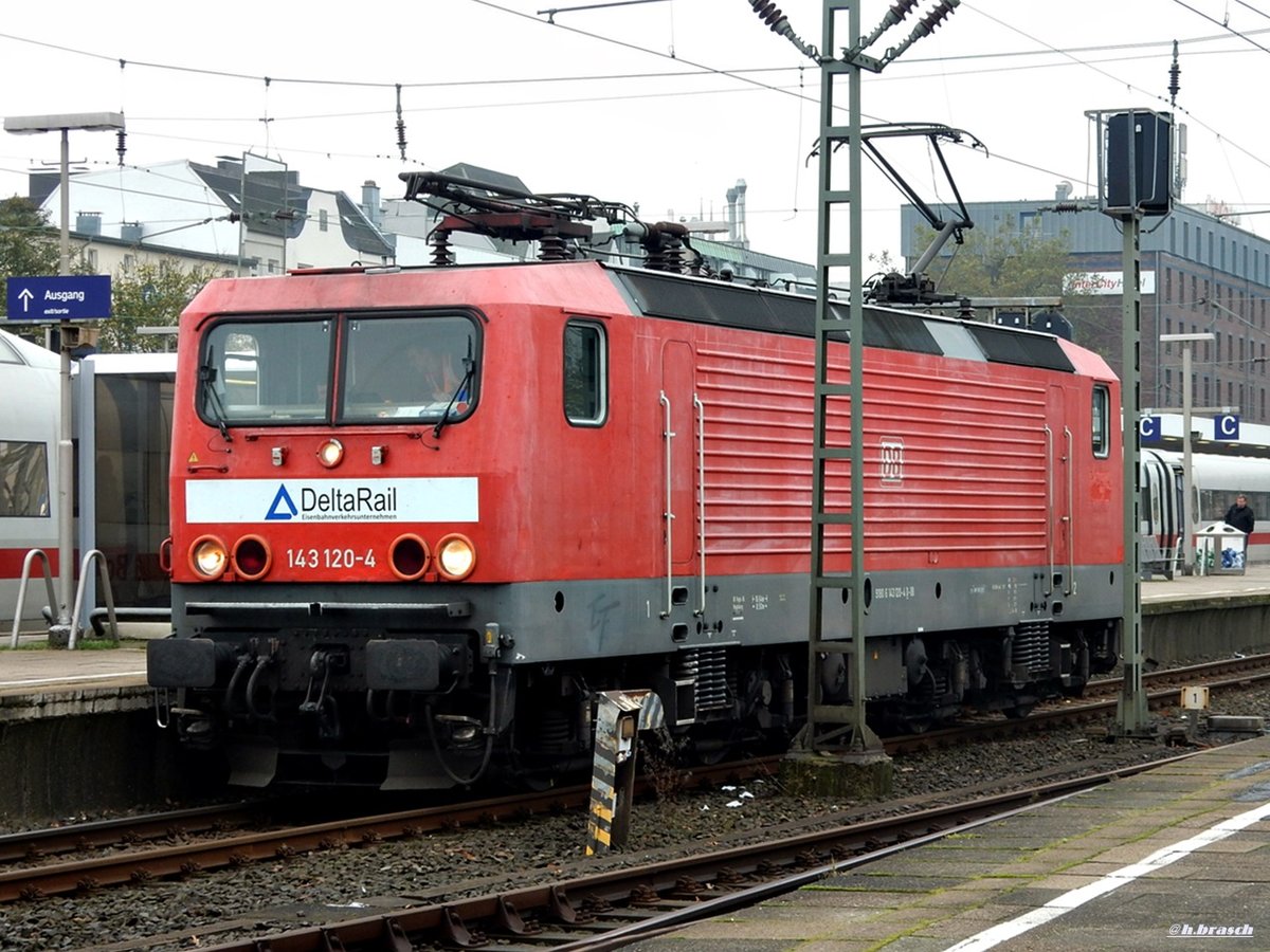 143 120-4 war beim umsetzen im bahnhof hh-altona,26.10.17