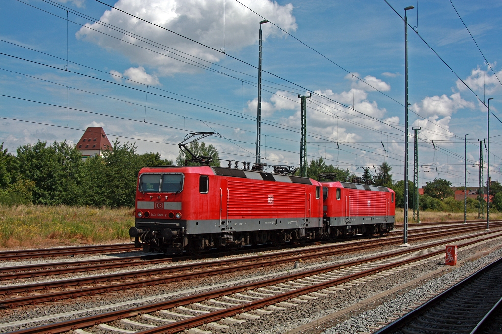 143 569 und 852 am 7.06.14 als Überführung in Ri. Erfurt im Bf Weimar