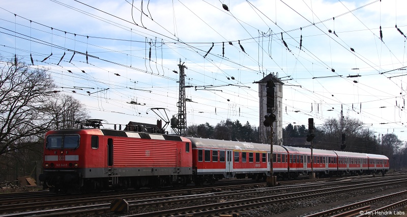 143 841-5 verließ am Mittag des 7.3.15 mit der RB 14107 nach Rotenburg (Wümme) den Bhf. Verden (Aller) und begab sich auf die letzte Etappe zum Zielbahnhof.