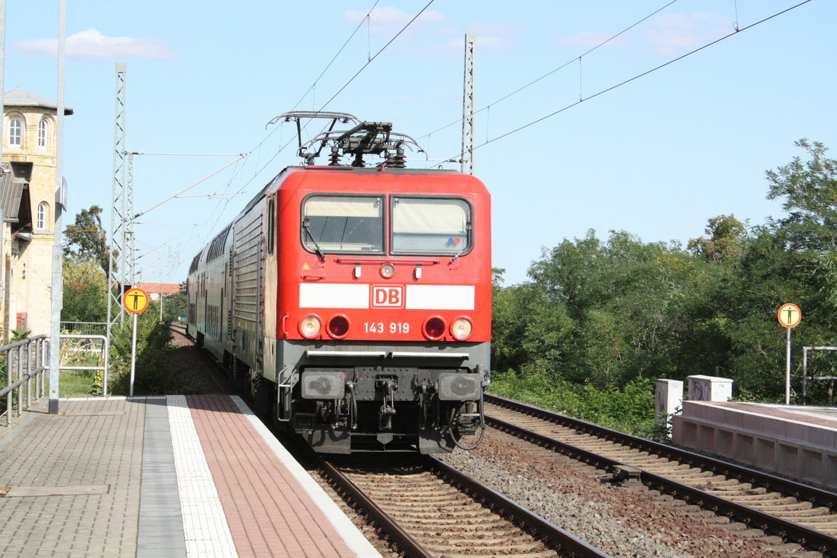 143 919 von Eilenburg kommend mit ziel HAlle/Saale Hbf bei der einfahrt in den Bahnhof Delitzsch ob Bf am 17.9.20