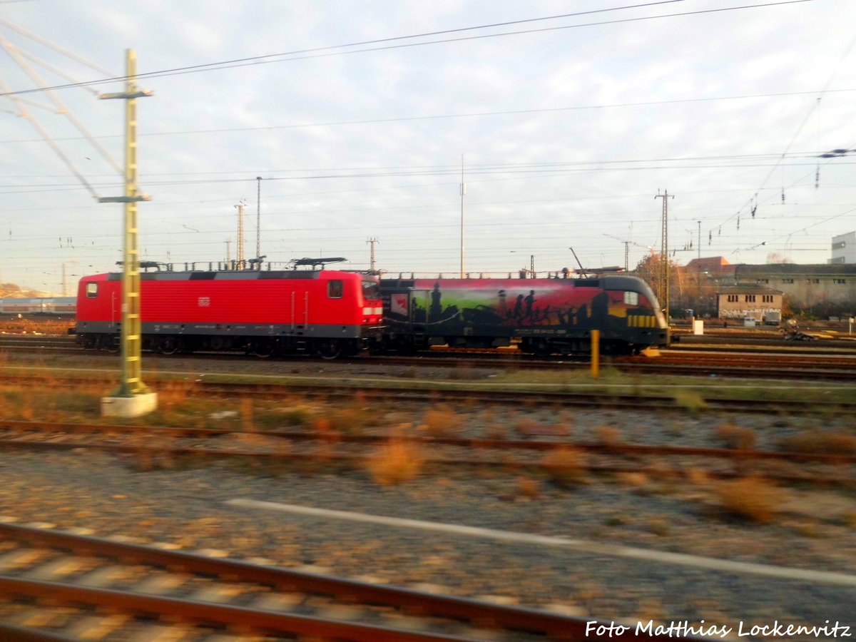 143 9XX und ein MRCE Werbe-Taurus abgestellt am Leipziger Hbf am 7.12.16