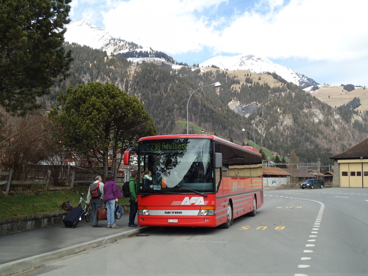 (143'620) - AFA Adelboden - Nr. 25/BE 26'702 - Setra (ex Nr. 12) am 13. April 2013 beim Bahnhof Frutigen