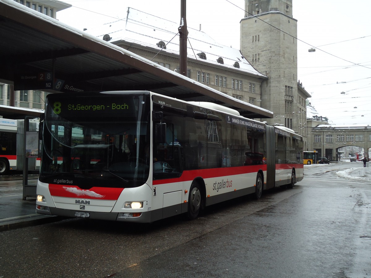 (143'667) - St. Gallerbus, St. Gallen - Nr. 277/SG 198'277 - MAN am 20. April 2013 beim Bahnhof St. Gallen