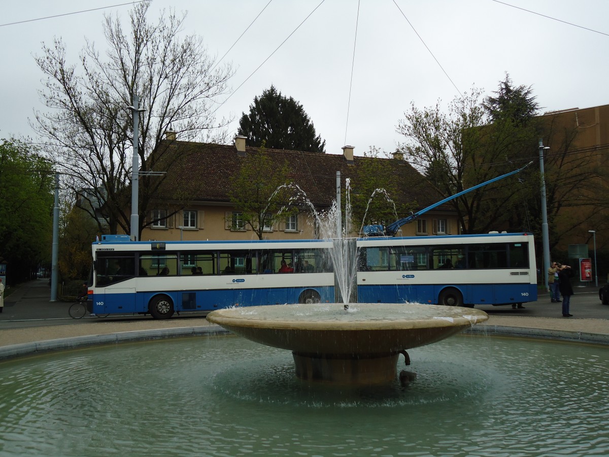 (143'773) - VBZ Zrich - Nr. 140 - Mercedes Gelenktrolleybus am 21. April 2013 in Zrich, Bullingerplatz