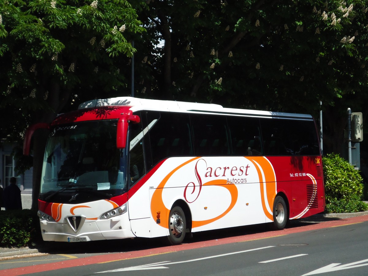 (144'365) - Aus Spanien: Sacrest, Olot - 7125 GDN - Volvo am 19. Mai 2013 beim Bahnhof Luzern