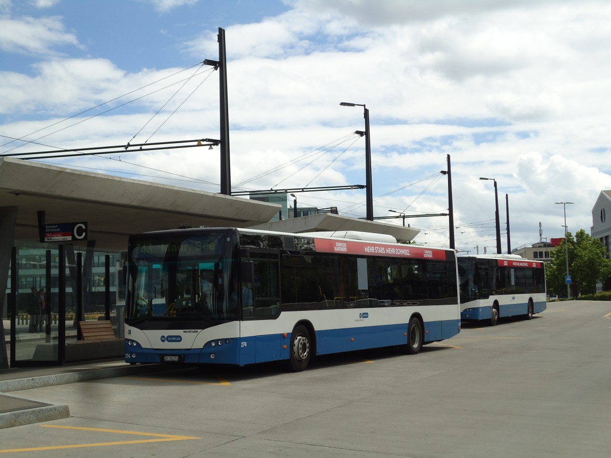 (144'419) - VBZ Zrich - Nr. 274/ZH 726'274 - Neoplan am 20. Mai 2013 beim Bahnhof Zrich-Stettbach