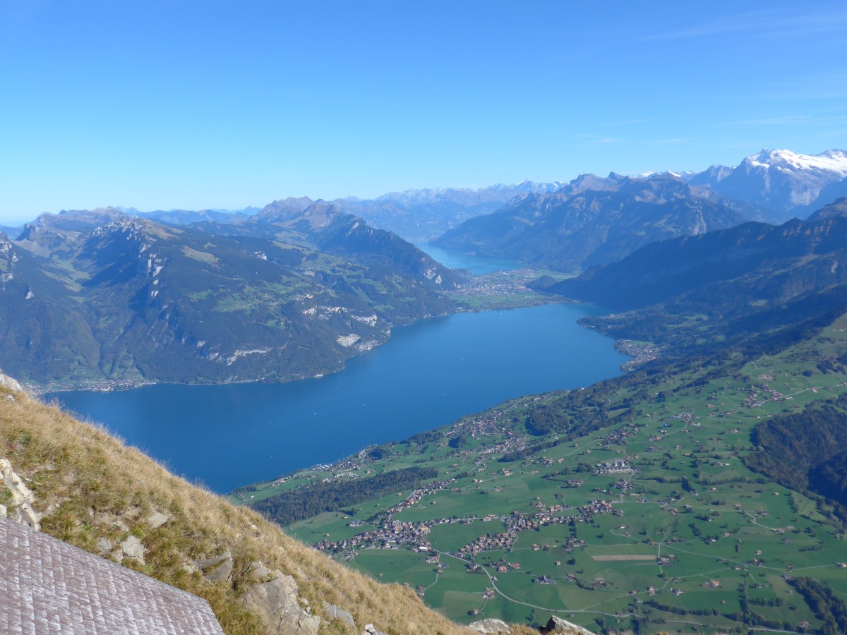(144'849) - Aussicht vom Niesen auf den Thuner- und Brienzersee am 19. Oktober 2014