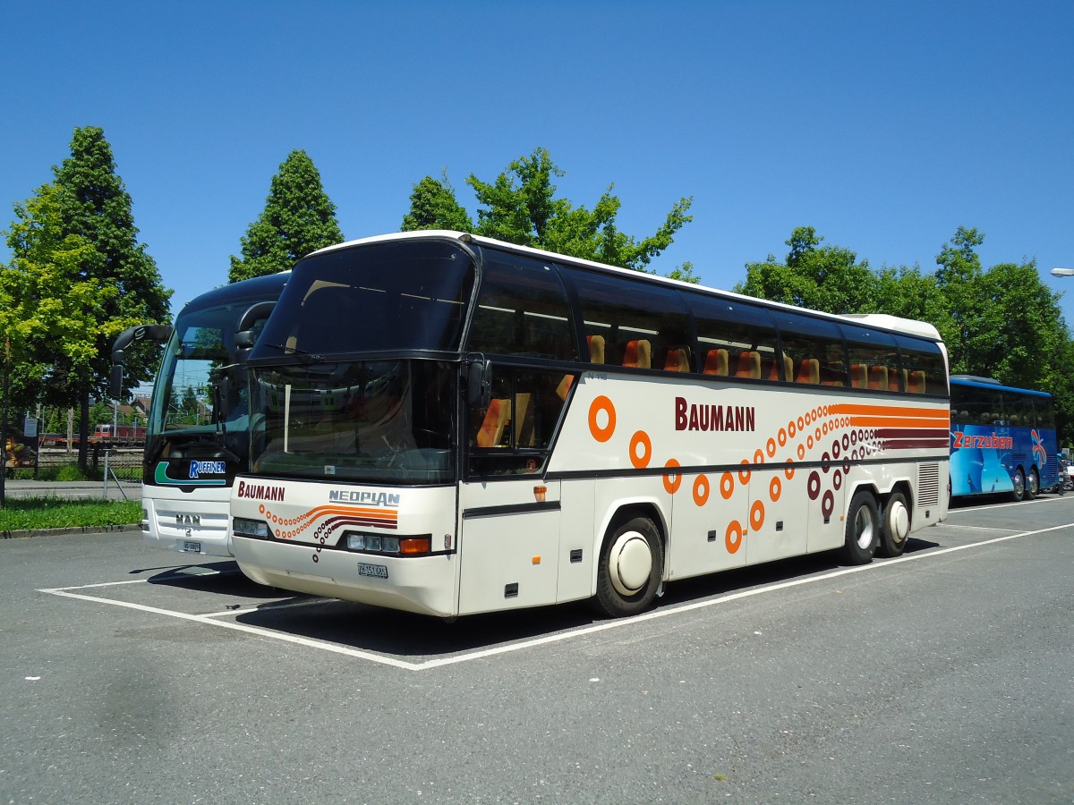 (144'997) - Baumann, Mnnedorf - ZH 151'685 - Neoplan am 13. Juni 2013 in Thun, Seestrasse