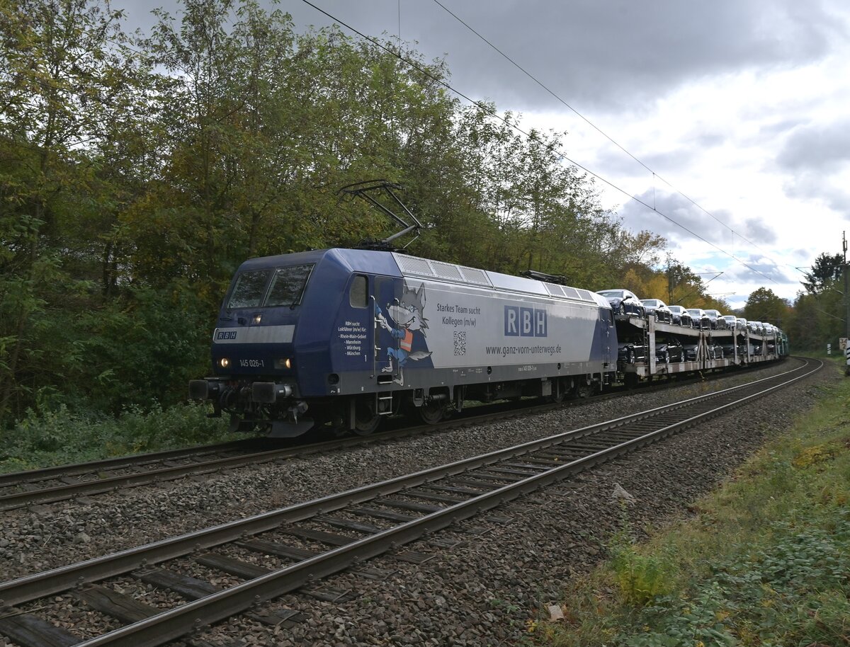 145 026 mit dem mittäglichen AUdi-Zug gen Heidelberg. 8.11.2023