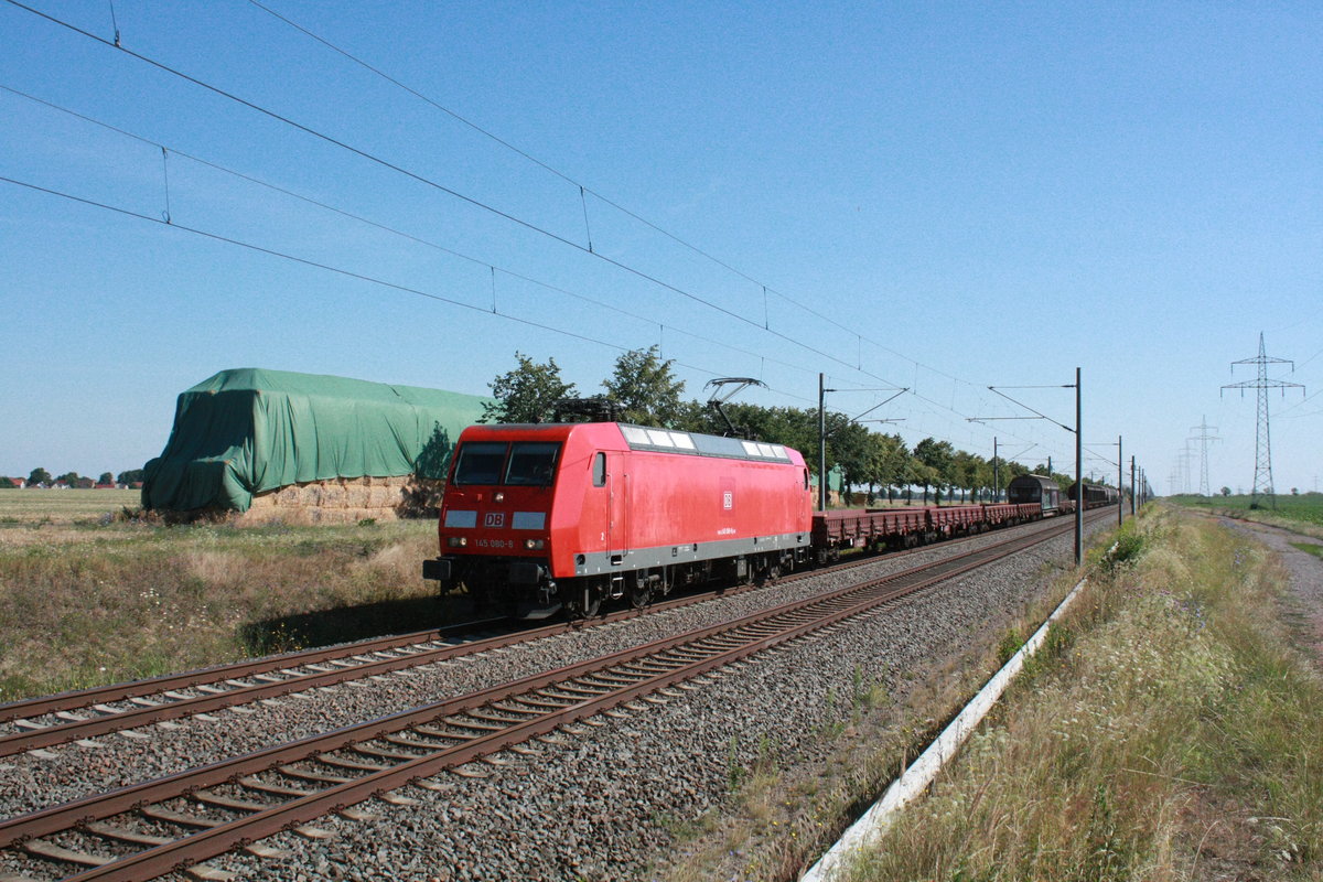 145 080 mit einem Gterzug zwischen Zberitz und Niemberg am 30.7.20