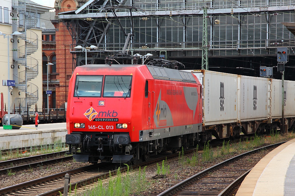 145 091-5/145-CL 013 der MKB(Mindener Kreisbahn GmbH)mit einem  MSC  Containerzug beim Halt im Bremer Hbf. 30.06.12