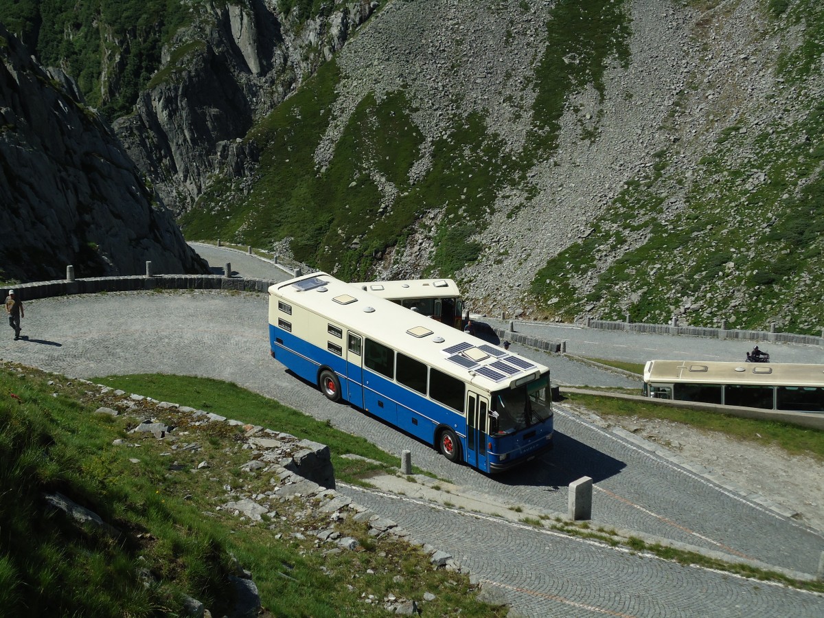 (145'873) - Hauser, Wdenswil - ZH 203'215 - Saurer/R&J (ex Bucher, Grt; ex P 25'648) am 20. Juli 2013 in Gotthard, Alte Tremolastrasse