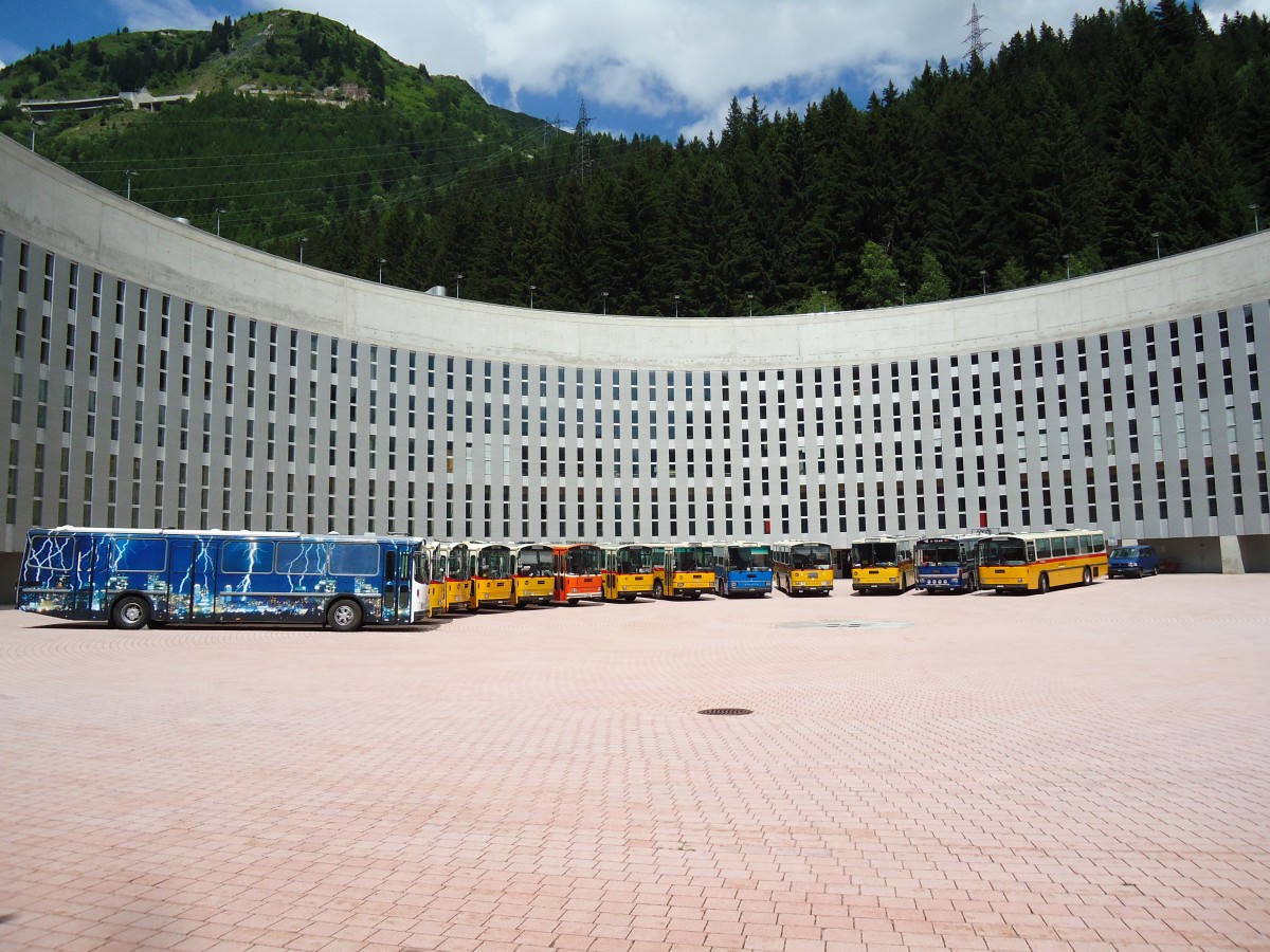 (145'904) - Gloor, Staufen - AG 9380 U - Saurer/Hess (ex ALMAT, Tagelswangen; ex P 26'516) am 20. Juli 2013 in Airolo, Caserna (und 12 weitere Saurer RH)