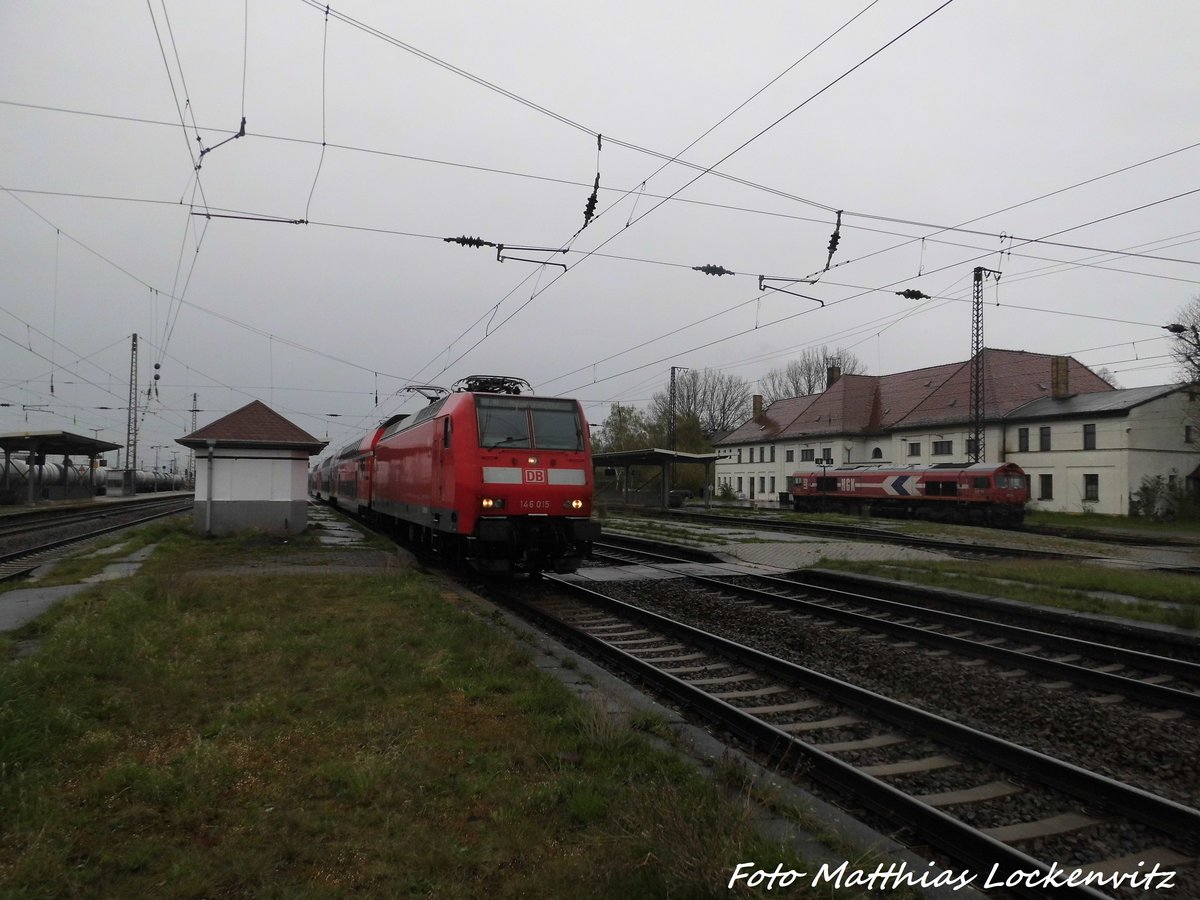 146 015 mit dem RE30 bei der durchfahrt in Grokorbetha am 16.4.16