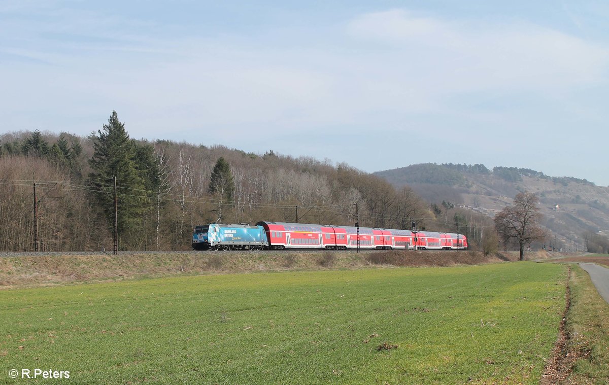 146 246-4 mit dem RE 4612 Bamberg - Frankfurt/Main bei Harbach. 16.03.17