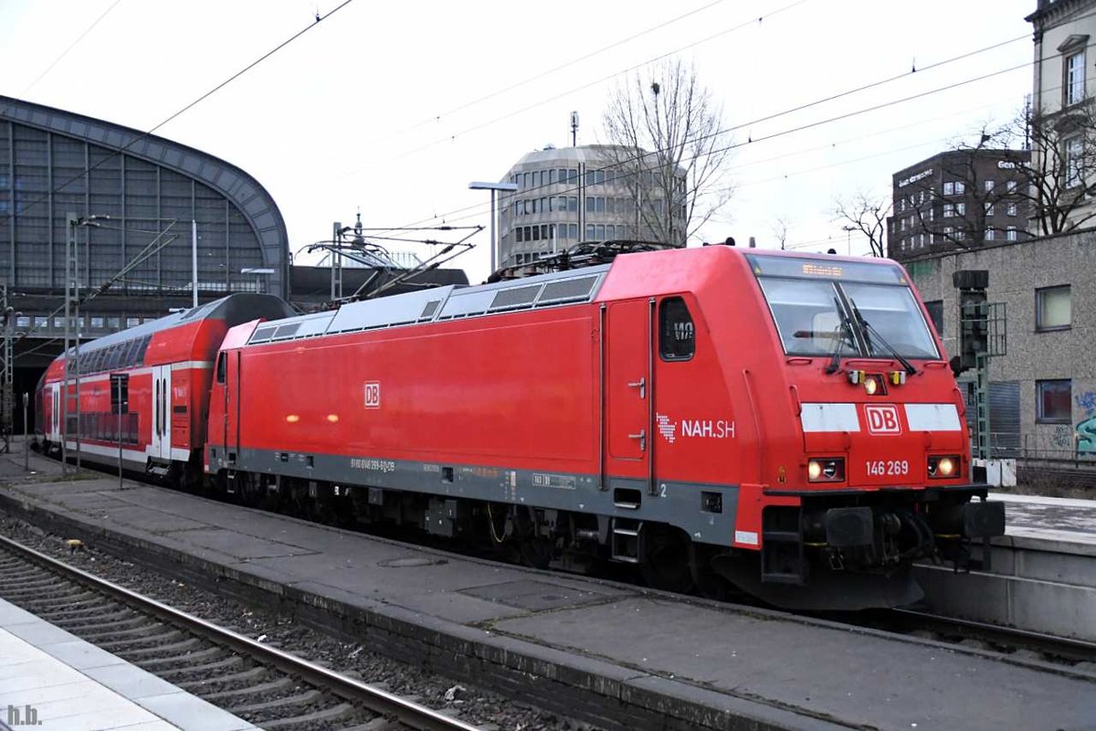 146 269-5 stand mit den RE 8 nach lübeck in hamburg hbf,06.03.21 