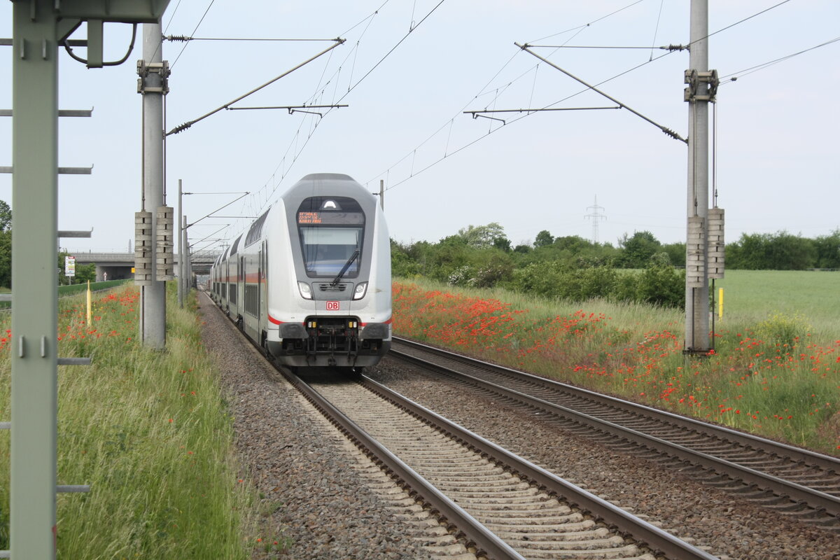 146 552 mit einem IC2 bei der Durchfahrt in Zberitz am 9.6.21