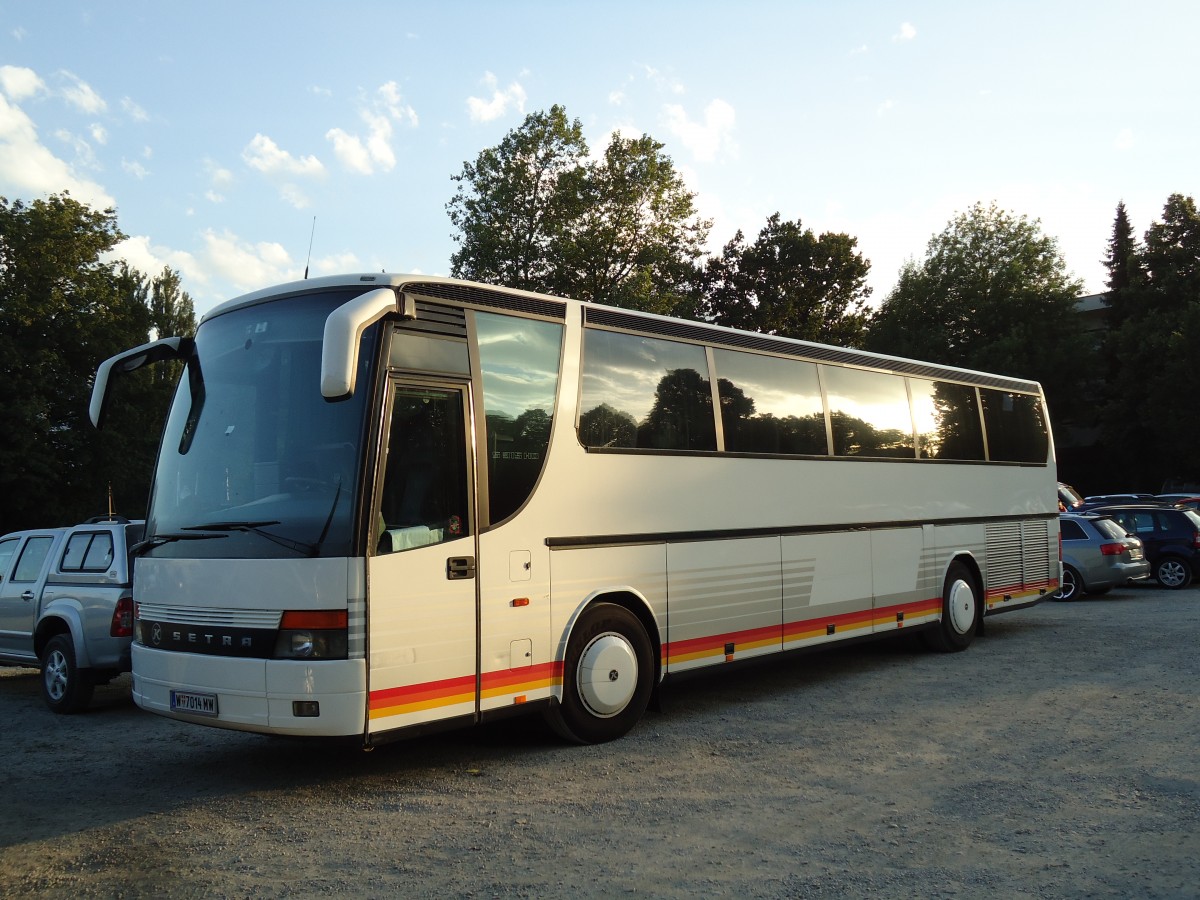 (146'091) - Aus Oesterreich: ??? - W 7014 MW - Setra am 27. Juli 2013 in Thun, Lachenwiese