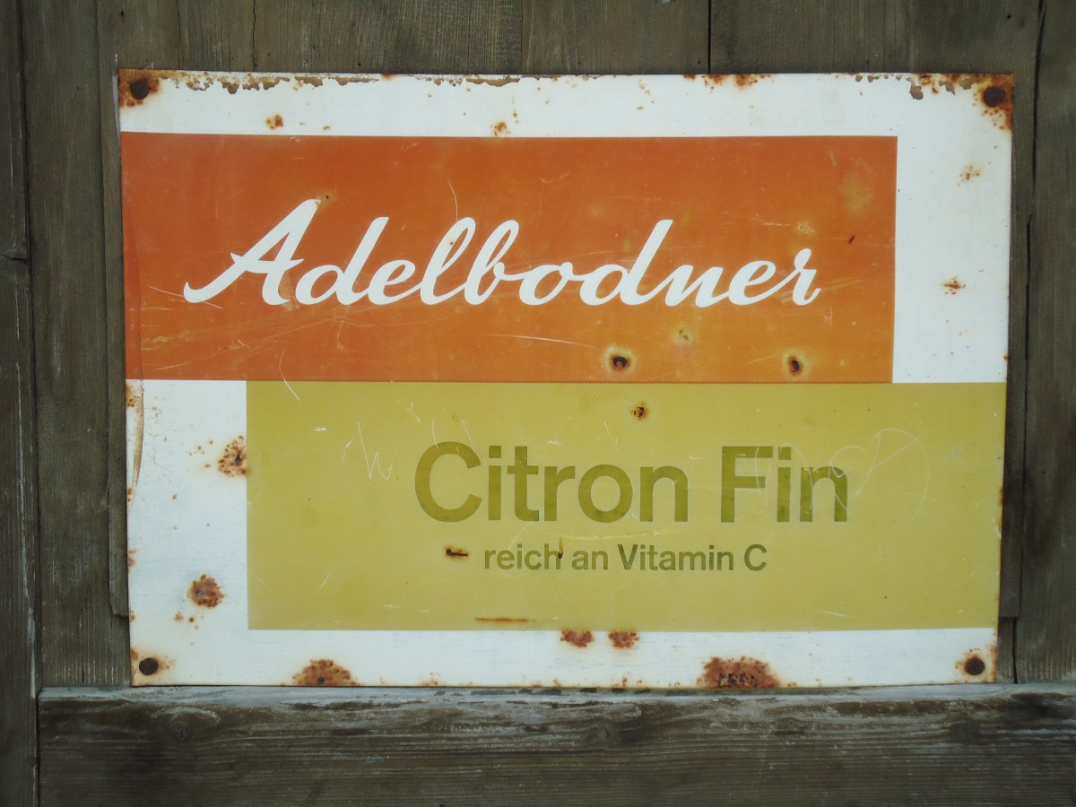 (146'137) - Alte Adelbodner-Werbung an der Lenk am 28. Juli 2013