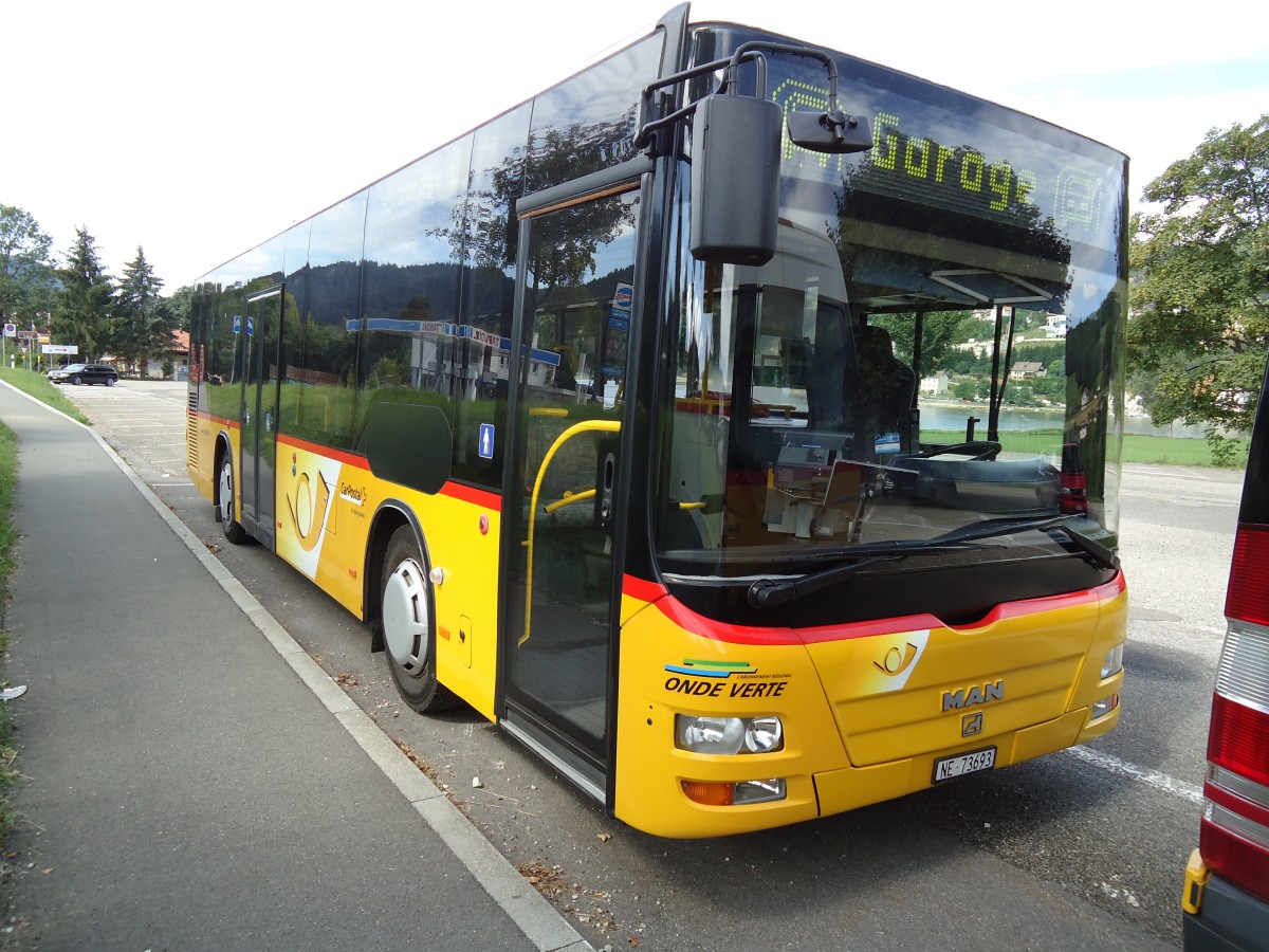 (146'443) - CarPostal Ouest - NE 73'693 - MAN/Gppel am 18. August 2013 in Les Brenets, Parc des Pargots