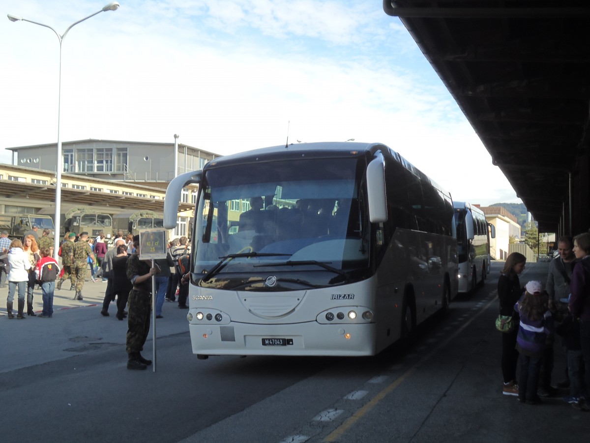 (147'101) - Schweizer Armee - M+47'043 - Scania/Irizar am 14. September 2013 in Thun, Waffenplatz