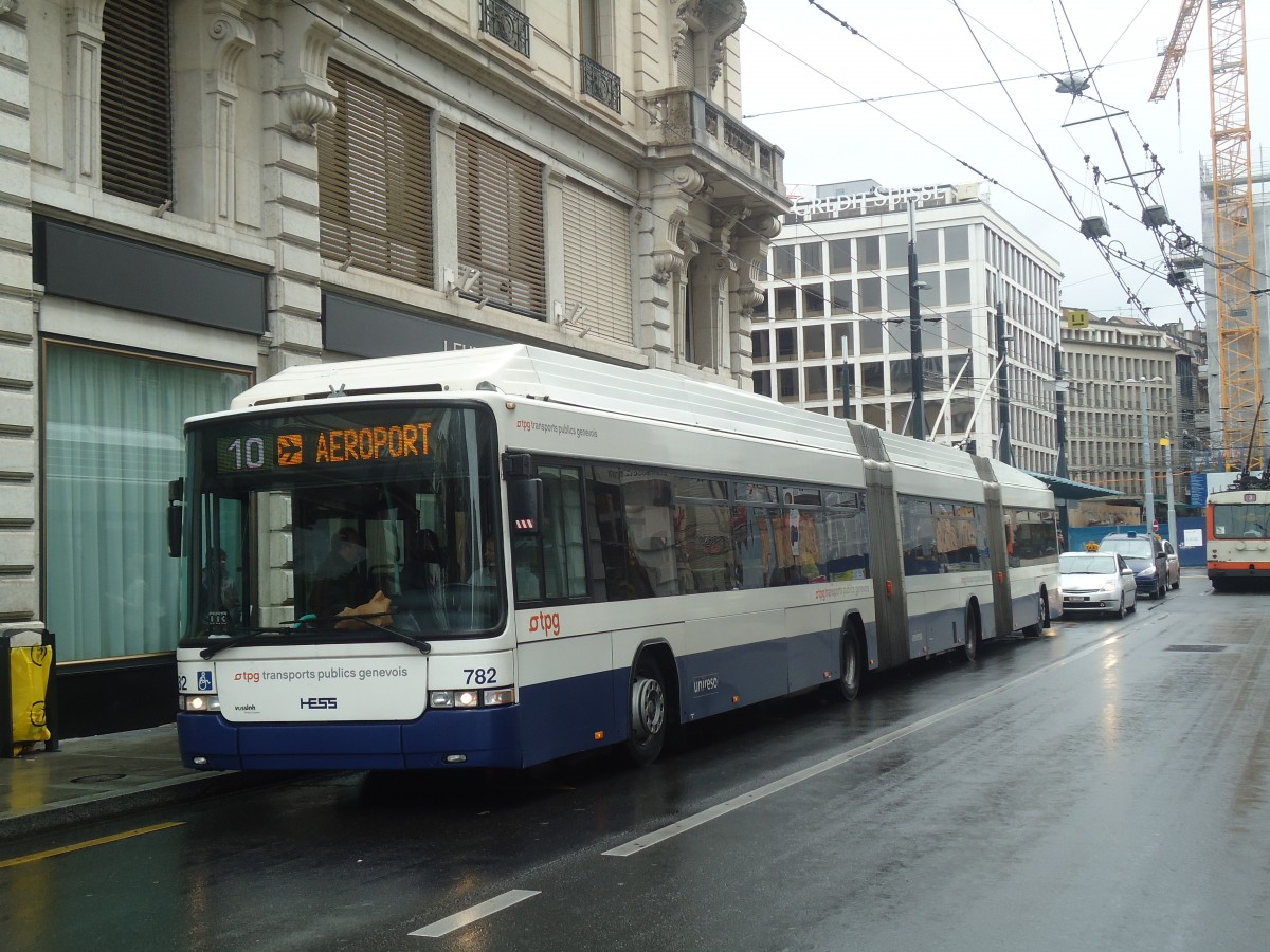 (147'181) - TPG Genve - Nr. 782 - Hess/Hess Doppelgelenktrolleybus am 16. September 2013 in Genve, Bel-Air