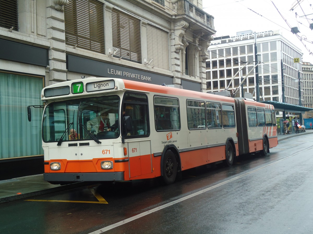 (147'189) - TPG Genve - Nr. 671 - Saurer/Hess Gelenktrolleybus am 16. September 2013 in Genve, Bel-Air