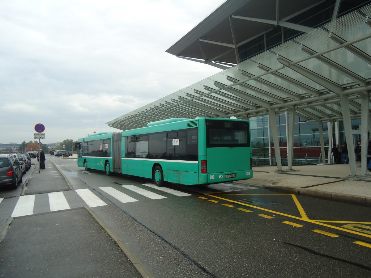 (147'539) - Aus der Schweiz: BVB Basel - Nr. 786/BS 3286 - MAN am 20. Oktober 2013 in Basel-Mulhouse, EuroAirport