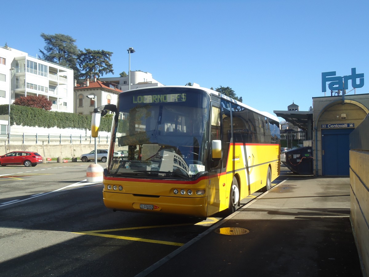 (147'602) - Chiesa, Riazzino - TI 176'092 - Neoplan (ex Autopostale, Muggio; ex Schera, Muggio; ex AutoPostale Ticino-Moesano Nr. 509; ex P 25'849) am 5. November 2013 beim Bahnhof Locarno