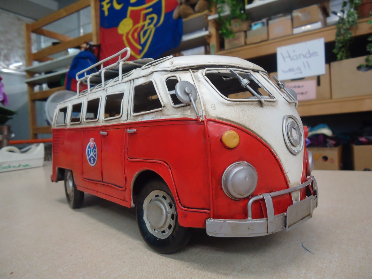 (148'063) - VW-Bus im BrockiShop am 14. November 2013