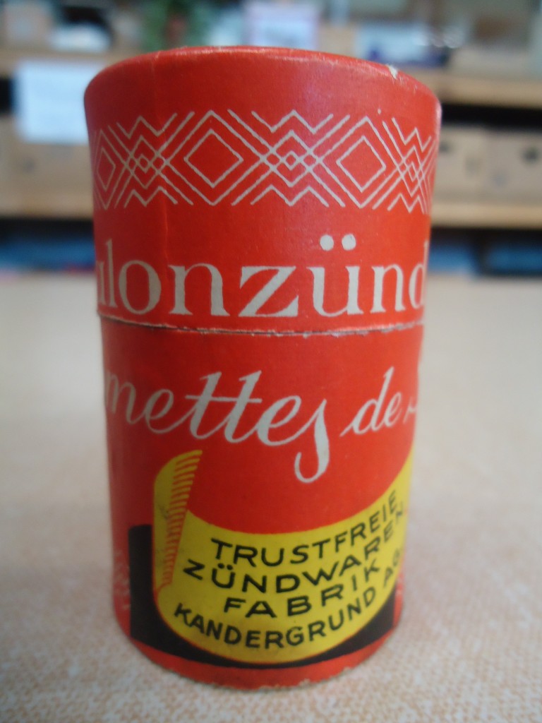 (148'174) - Z�ndh�lzer aus Kandergrund im BrockiShop am 29. November 2013