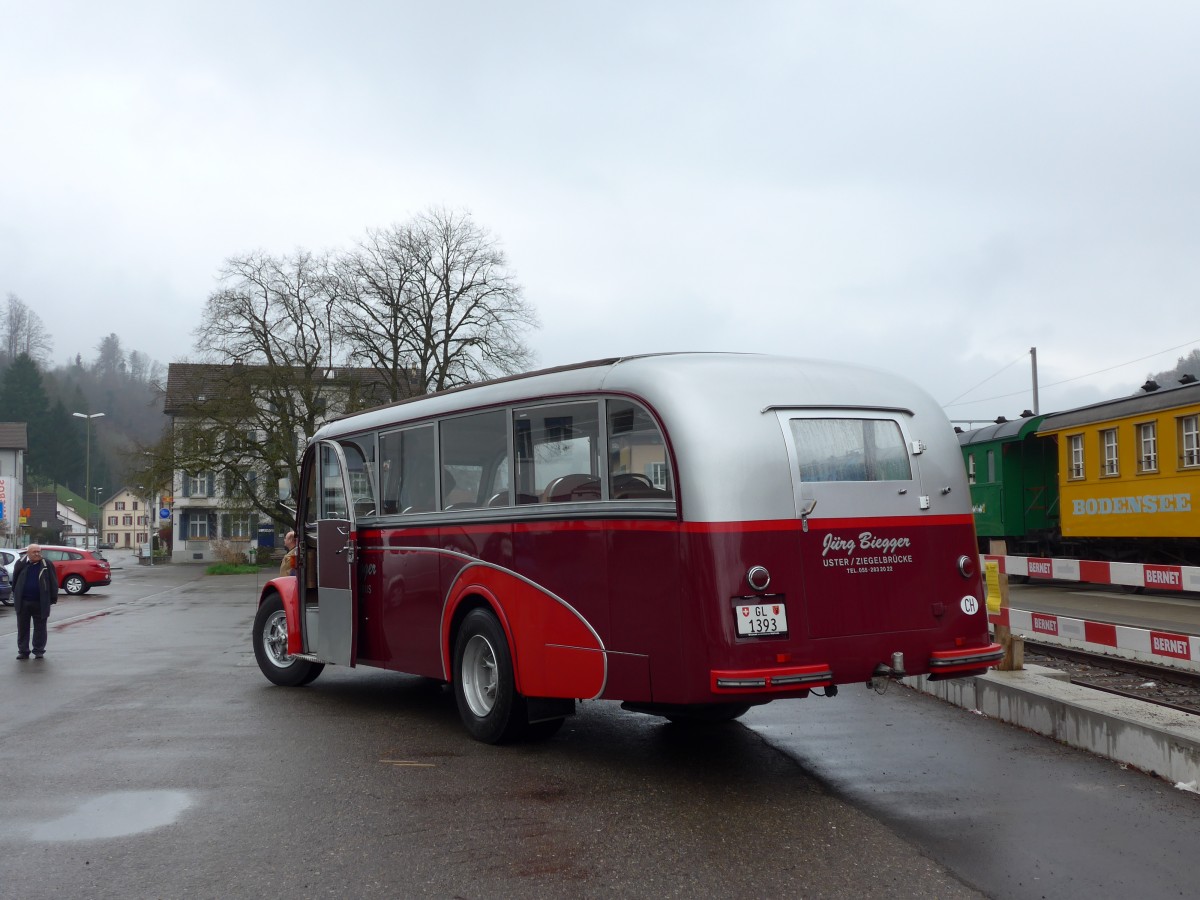 (149'581) - Biegger, Uster - Nr. 2/GL 1393 - Saurer/Lauber (ex Tlverbier, Verbier Nr. 2; ex Werkbus; ex Rey, Ayent) am 6. April 2014 beim Bahnhof Bauma