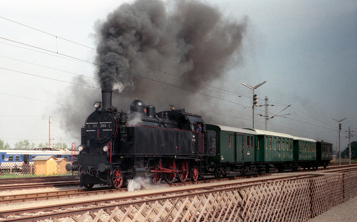 150 Jahre Eisenbahn in Österreich: ÖBB 77.250 Strasshof 12.09.1987