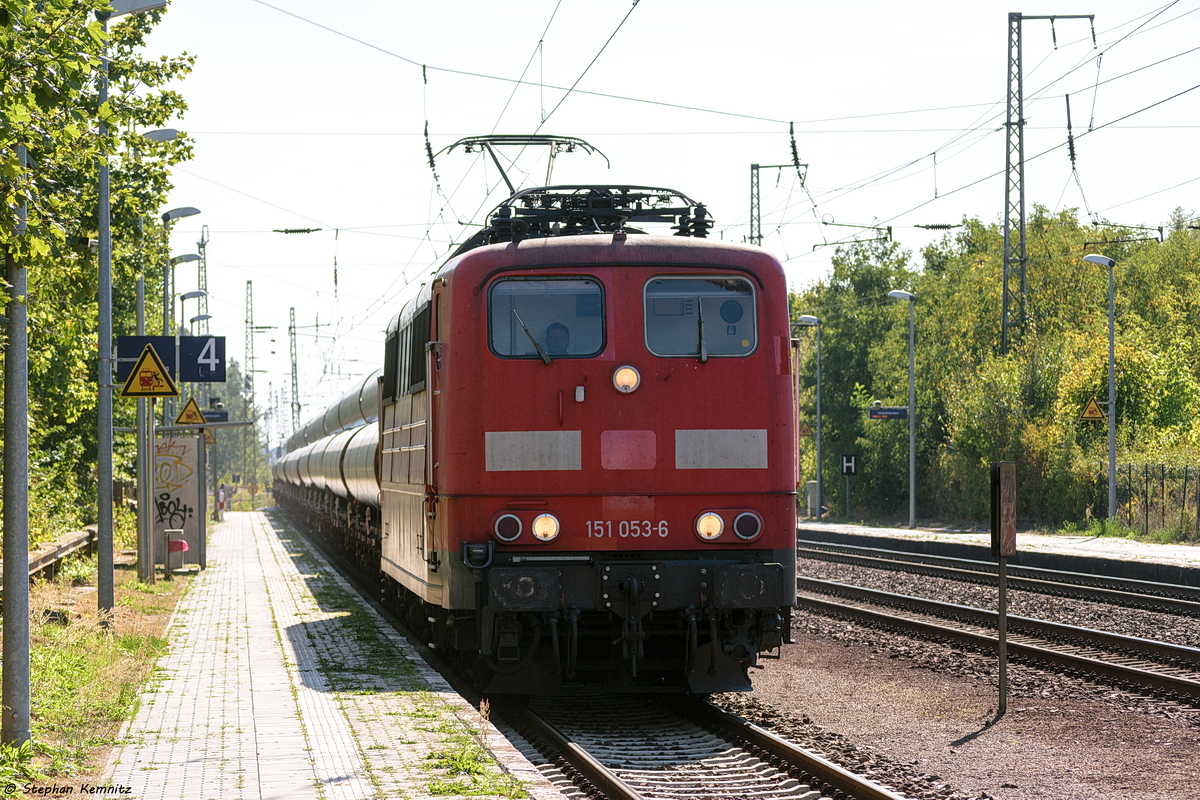 151 053-6 Railpool GmbH für DB Cargo mit einem Röhrenzug in Priort und fuhr weiter in Richtung Kreuz Wustermark. 18.09.2018