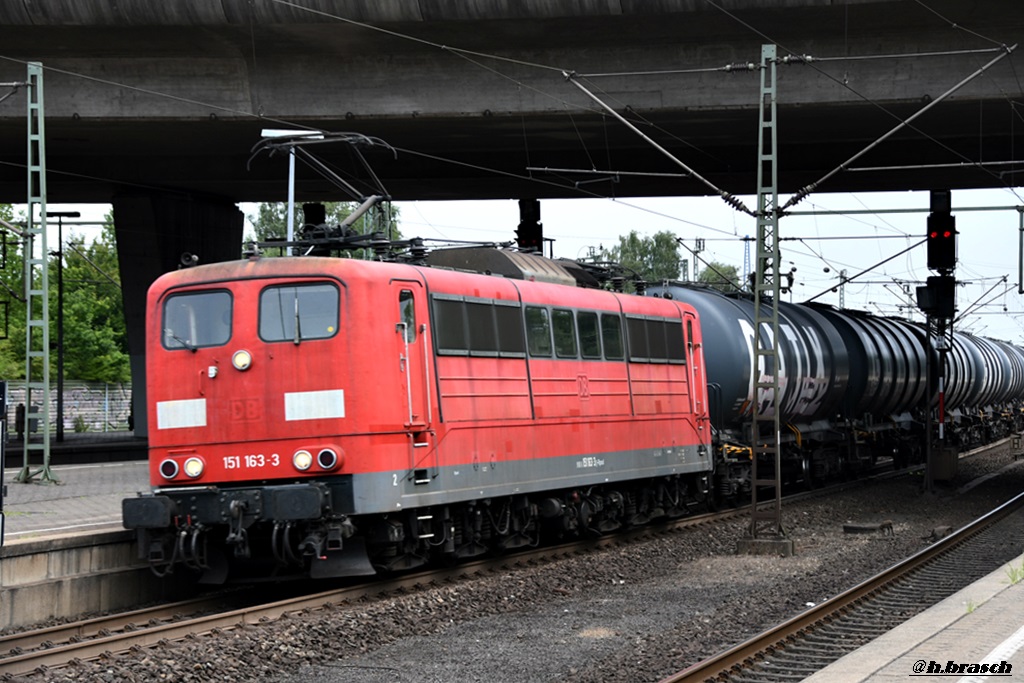 151 163-3 zog einen tanker durch hh-harburg,21.07.18