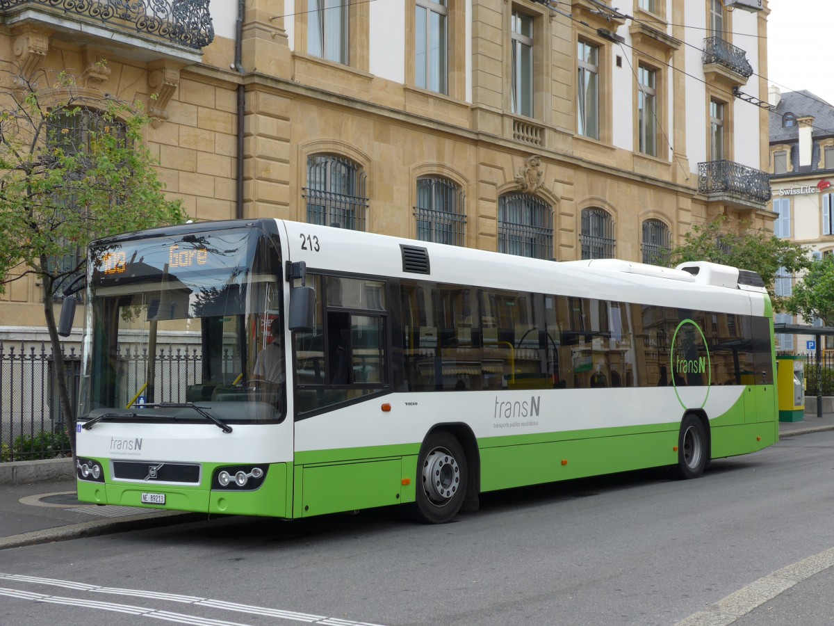 (151'499) - transN, La Chaux-de-Fonds - Nr. 213/NE 89'213 - Volvo (ex TN Neuchtel Nr. 213) am 12. Juni 2014 in Neuchtel, Place Pury