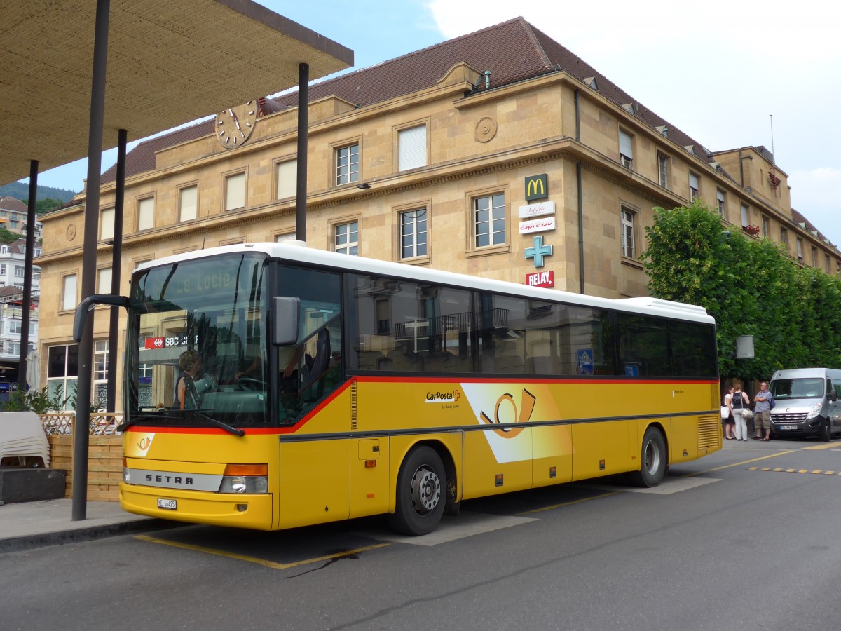 (151'517) - CarPostal Ouest - NE 56'425 - Setra (ex JU 29'866) am 12. Juni 2014 beim Bahnhof Neuchtel