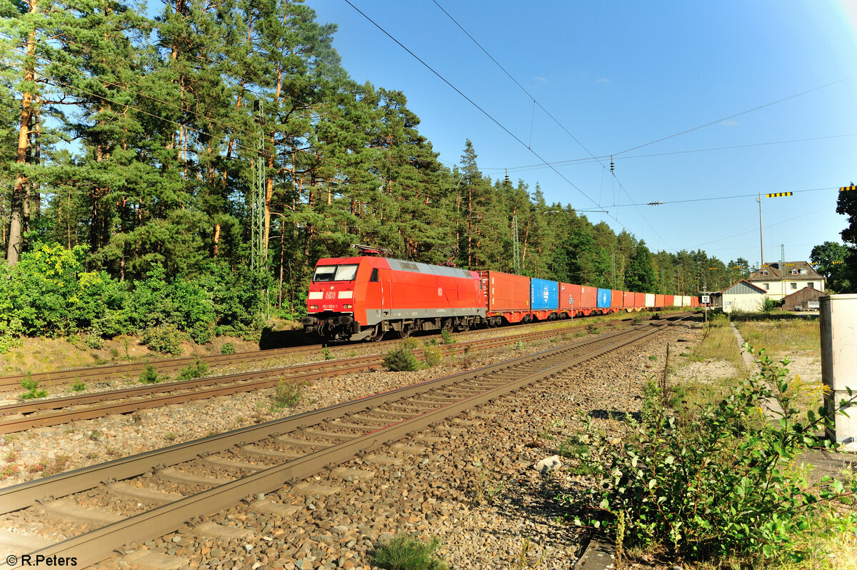 152 050-1 mit Containerzug in Ochenbruck. 15.09.23