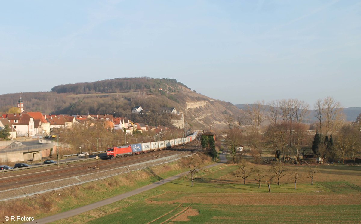 152 151-7 durch fährt Retzbach-Zellingen mit einem Containerzug. 16.03.17